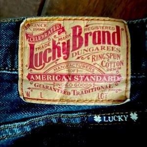 Deep blue Lucky Brand men’s jeans. Slim straight leg, size 34-30. Barely worn.